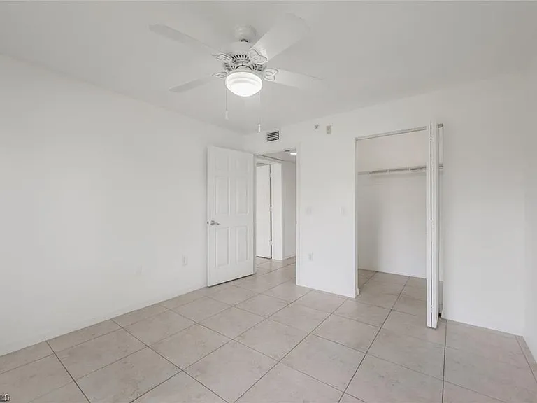 8244 Key Royal Cir #615 — Photo 8