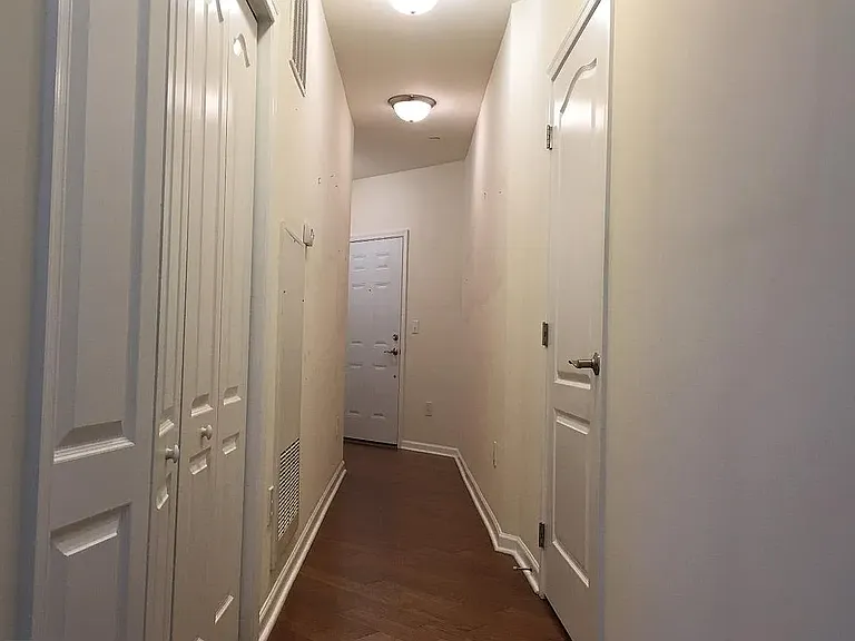 402 Carson Ter — Photo 6