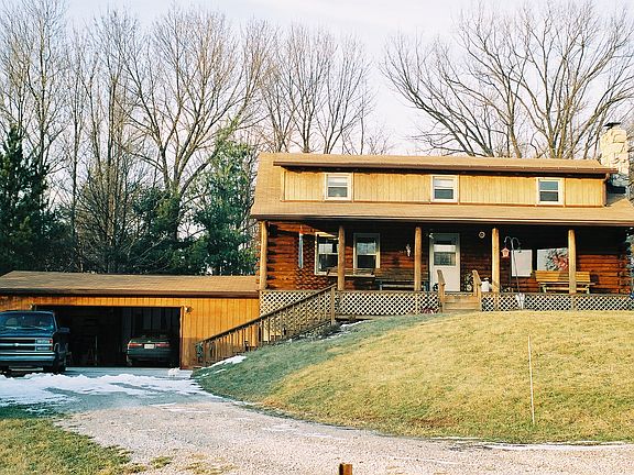 house w/ 2 1/2 car garage