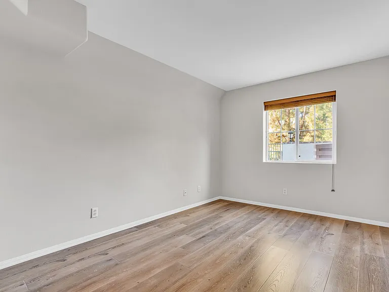315 Westlake Vista Ln — Photo 35