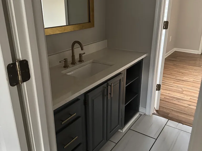 1005 Southwood Dr #6 — Photo 5