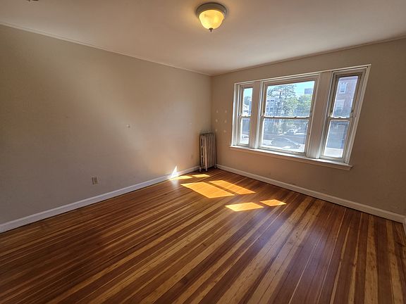 4th image of 107 Norfolk St APT 3