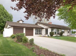 805 Pickens Rd, Yakima, WA 98908