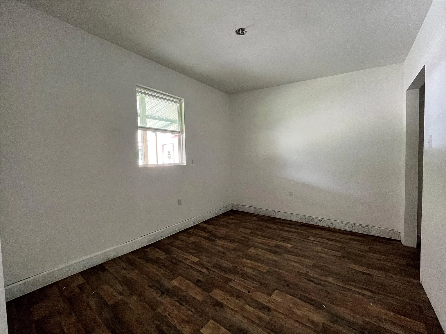 1 bed, 1.0 bath, 750 sqft, $850 — Photo 2