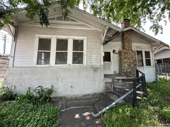 2706 W Cesar E Chavez Blvd, San Antonio, TX 78207