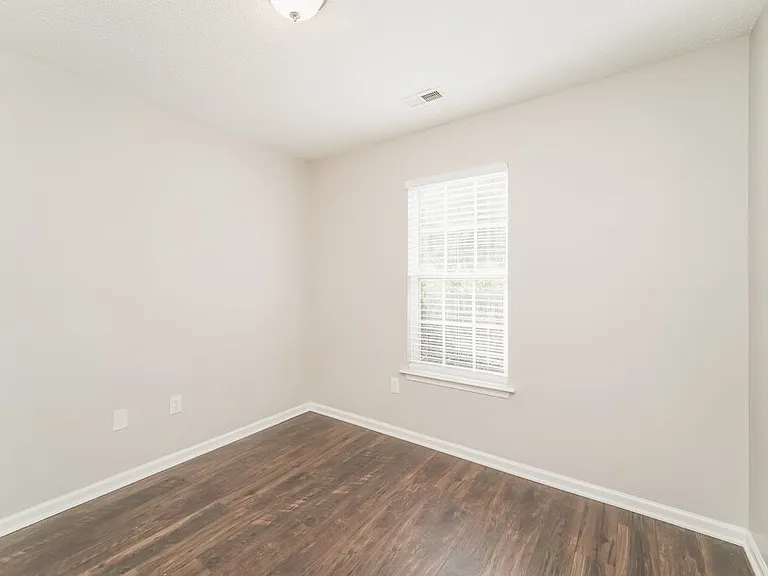 1038 Counselors Dr — Photo 12