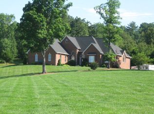 402 Hawks Nest Trl, Purlear, NC 28665