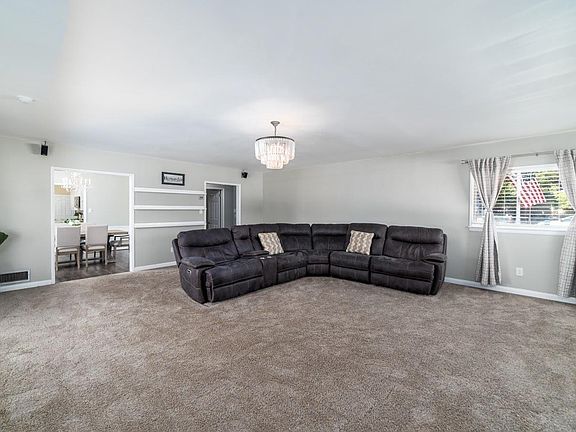 5th image of 621 Fairmont Dr