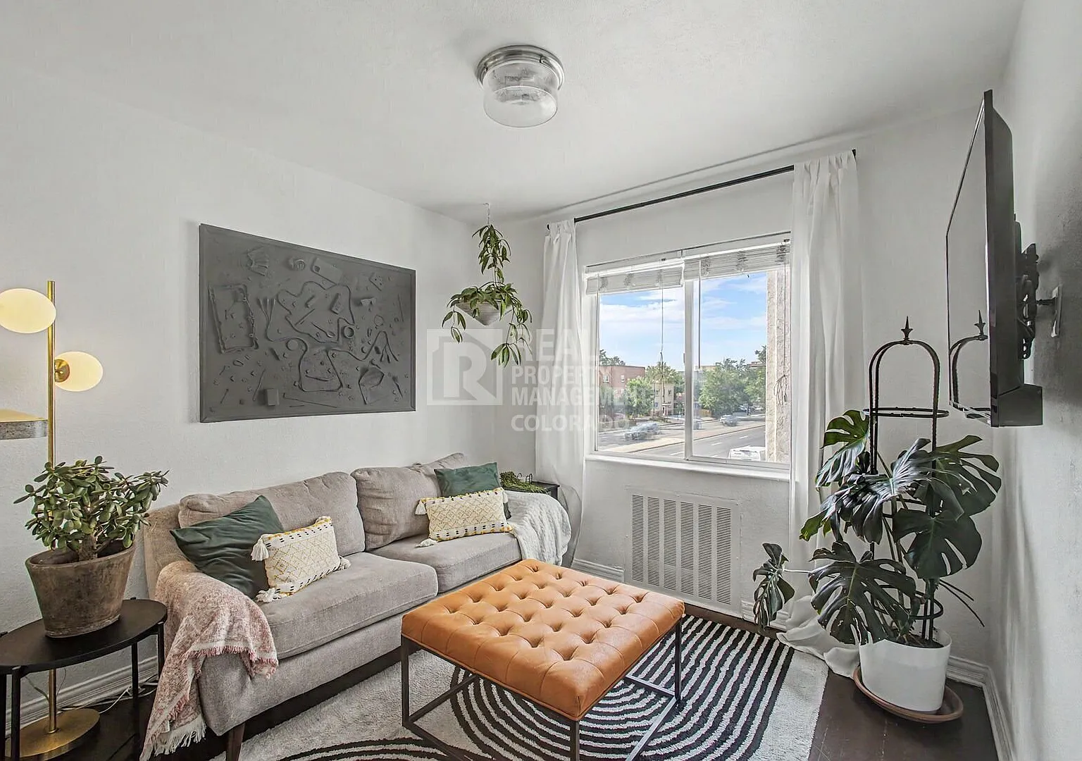 Charming 2-Bedroom Condo in Hale — Photo 4