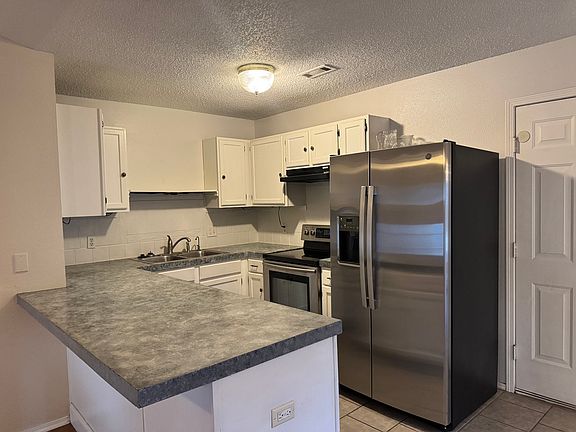 3rd image of 2992 W Wildflower St