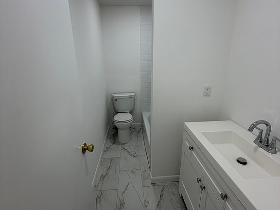 4th image of 66 Broughton Ave Floor 2