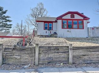 1519 Hinkley Ave NW, Cedar Rapids, IA