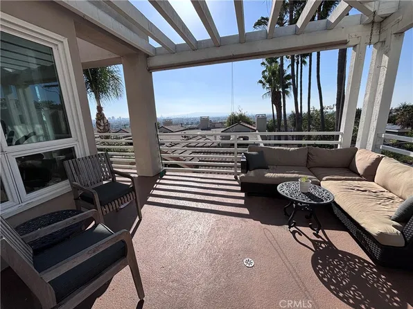 2604 E 20th St Unit 301, Signal Hill, CA 90755