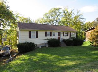 16 Fordyce Rd, New Milford, CT 06776