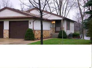 2373 Golden Shore Dr, Fenton, MI 48430