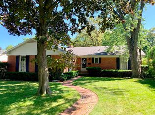 109 W Washington Ave, Lake Bluff, IL