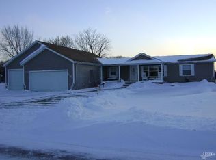 4195 W Shore Dr, Bremen, IN 46506