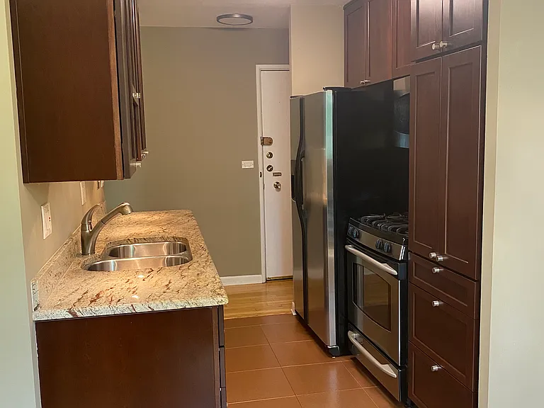 2629 N Hampden Ct — Photo 6