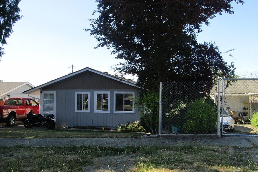 2nd image of 2015 E Harrison St