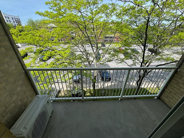316 Kingsdale Ave — Photo 6