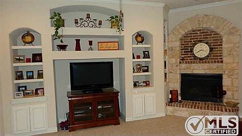 4th image of 1217 Greenwood Dr