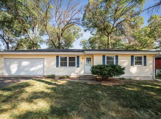 565 111th Ln NW, Coon Rapids, MN 55448