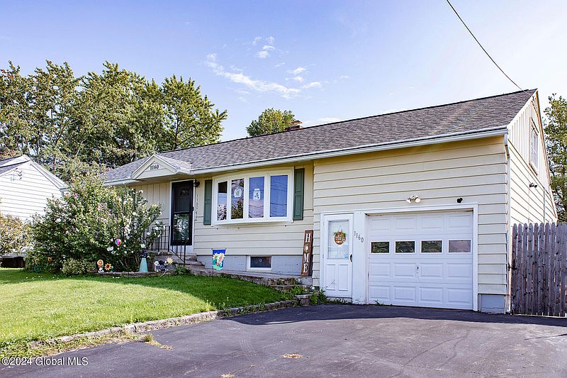 3rd image of 1160 Elton Avenue