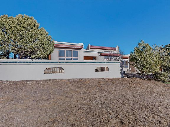 4th image of 3 Solano Ct