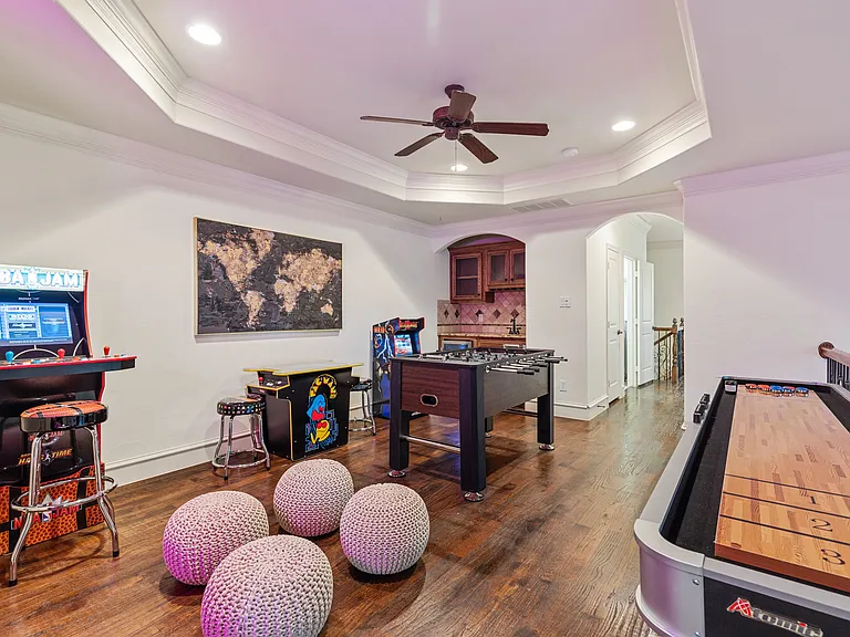 5920 Penrose Ave — Photo 21