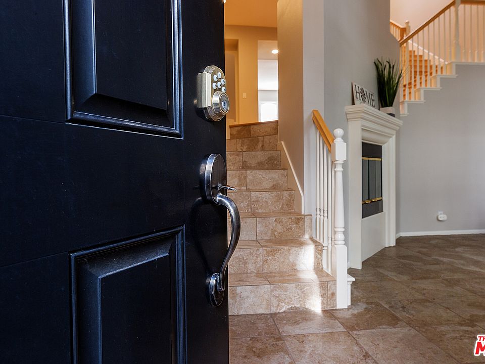 23415 Shorebreak Ln Unit 59, Santa Clarita, CA 91355 | Zillow