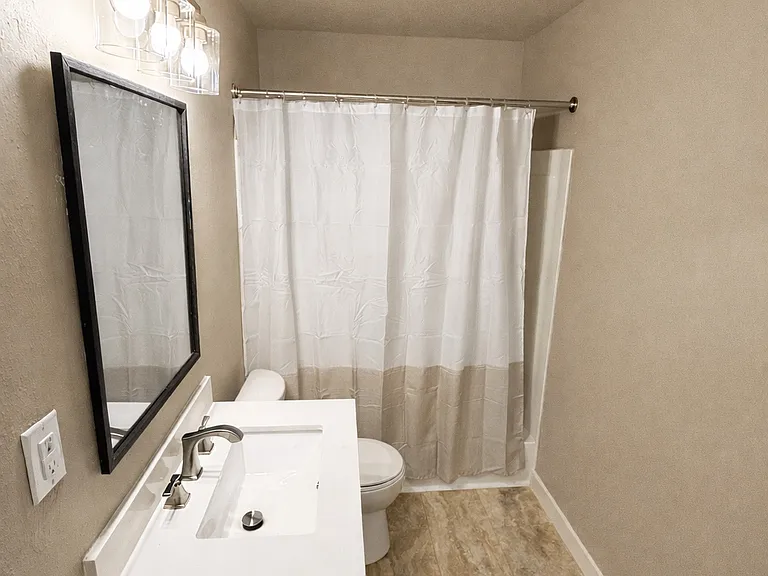 605 N Pottenger Ave — Photo 5