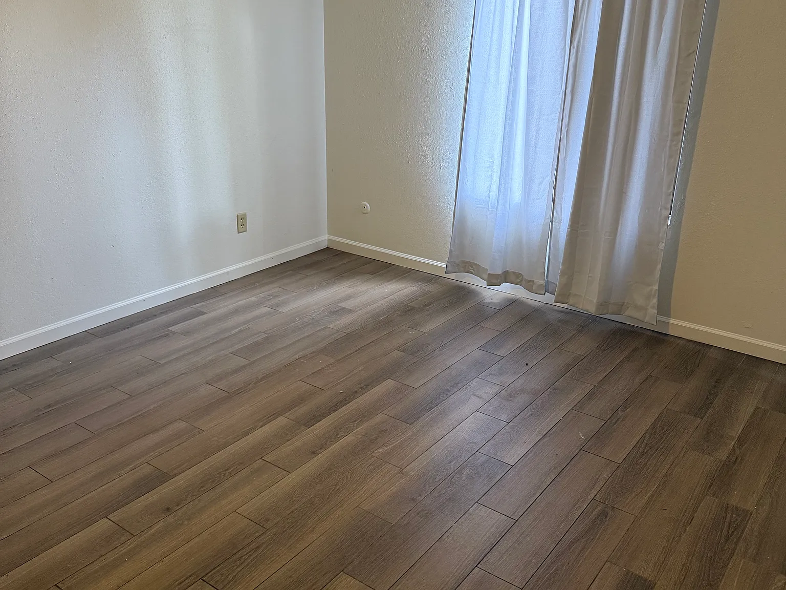 2 bed, 800 sqft, $1,295 — Photo 4