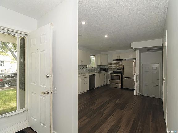 5th image of 61 Bannister AVENUE