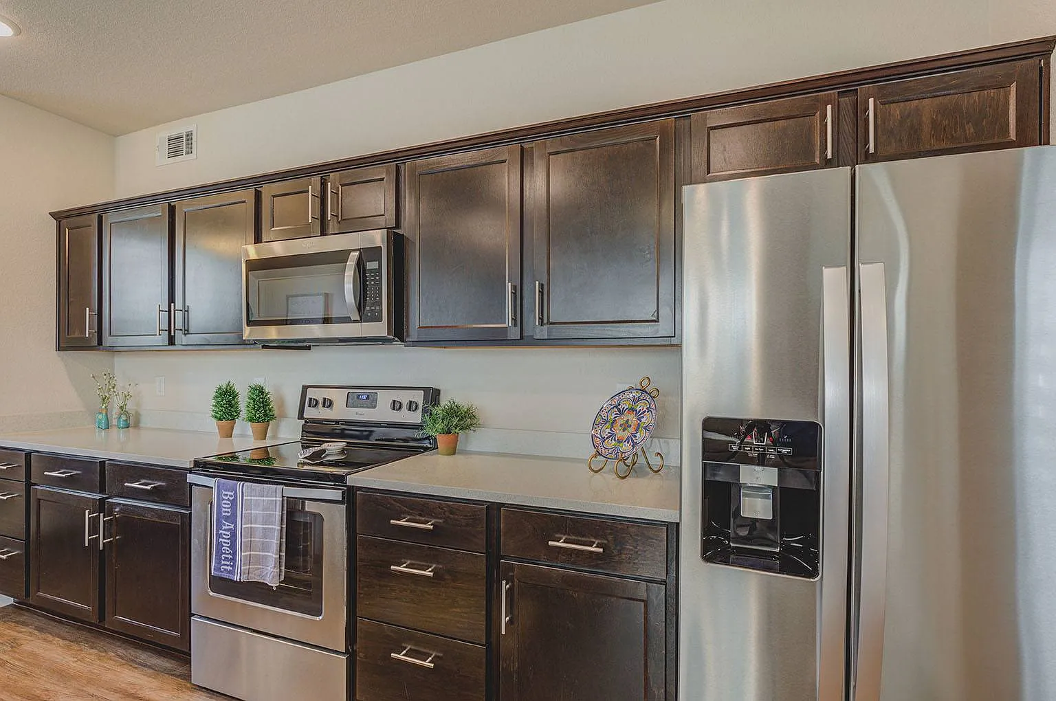 Bucking Horse Apartments — Photo 3