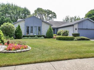 3825 Kiess Dr, Glenview, IL