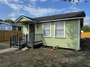 448 Peach St, Taft, TX 78390