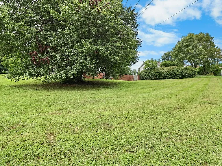 2301 Sherwood Hills Ct — Photo 5