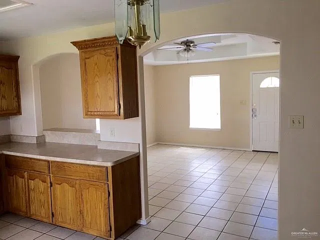2 bed, 2.0 bath, 1000 sqft, $825 — Photo 2
