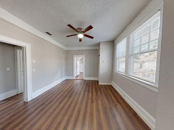 5th image of 138 E 19th St