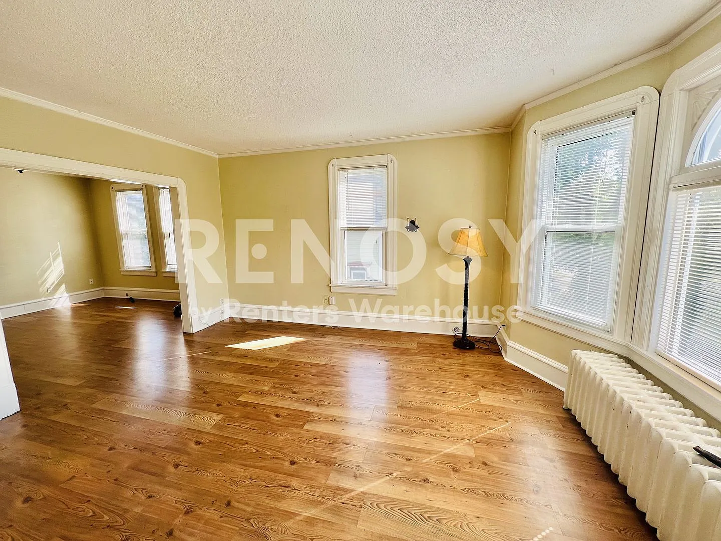 Spacious Upper-Level Duplex in the Heart of South Minneapolis. — Photo 2