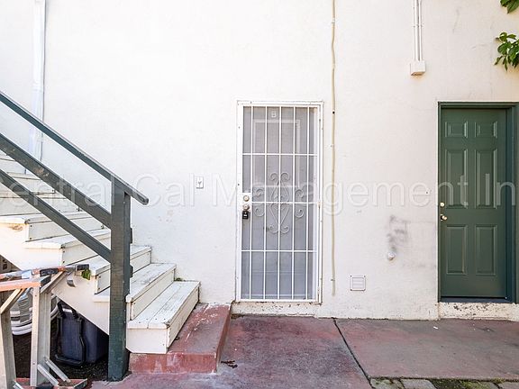 2nd image of 2825 Park Way APT B