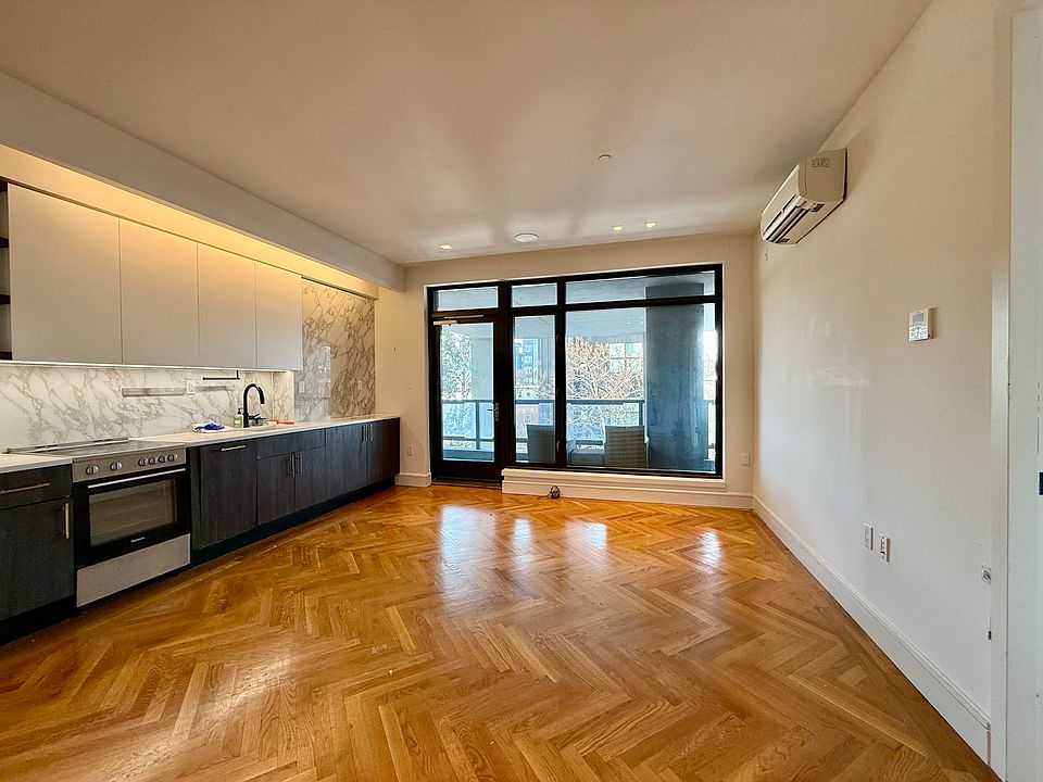 1st image of 319 Wythe Ave #4A
