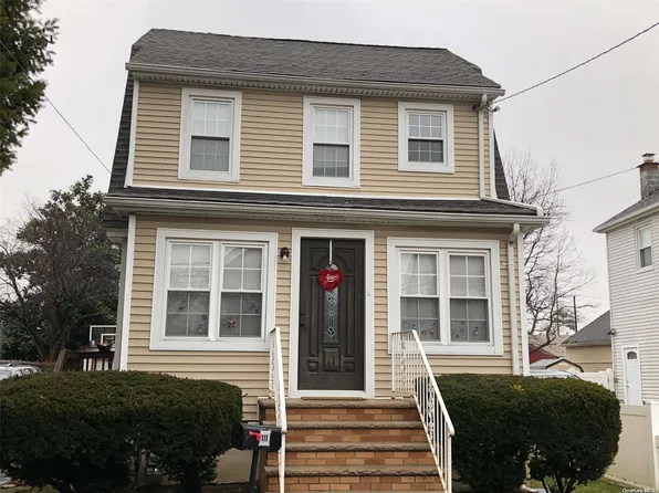 111 Berkeley Street, Valley Stream, NY 11581