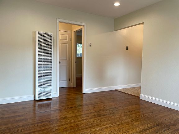 4th image of 744 Golden Oak Ct APT 4