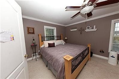 5th image of 310 Lindenwood Dr