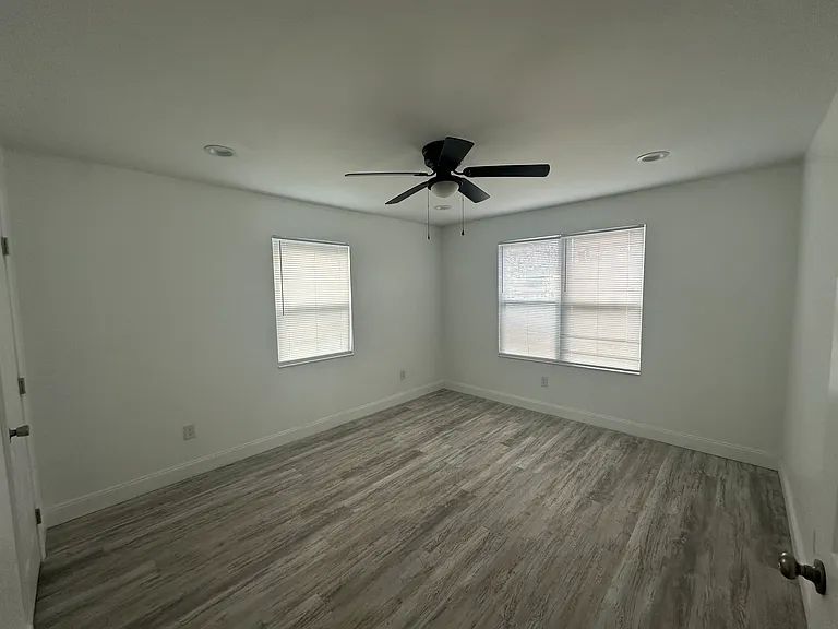 1103 Basin St — Photo 17