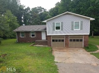 15 Colonial Dr, Newnan, GA 30263