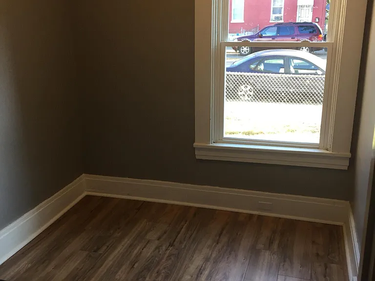 824 Saratoga St #1 — Photo 13