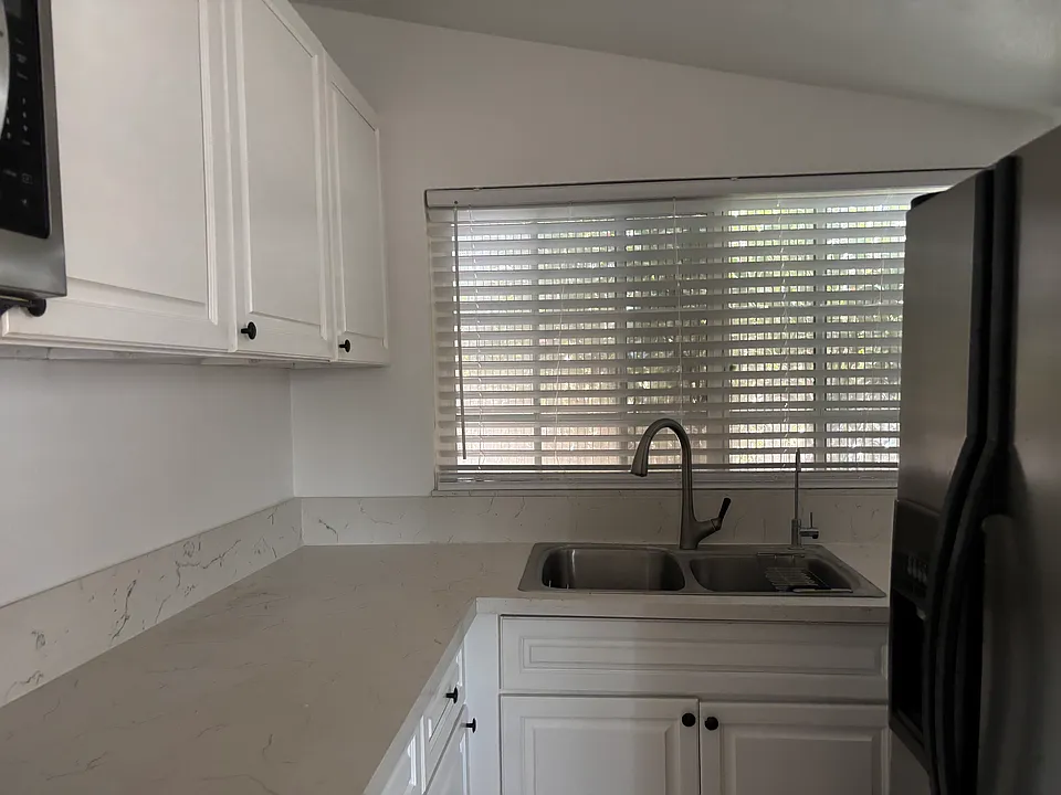 239 N Riverside Ave #C