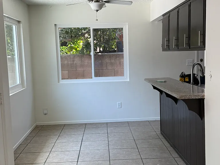 2545 Lime St — Photo 3